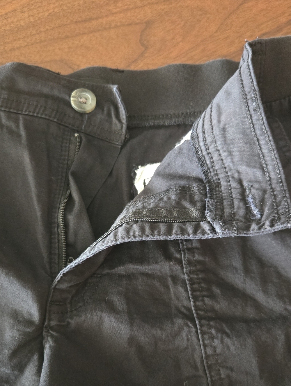 Lee Women's Black Relaxed Fit Cargo Shorts Sz 12 - Picture 6 of 7
